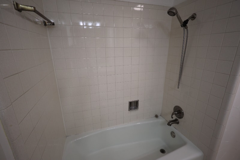 Building Photo - 412 Live Oak Dr
