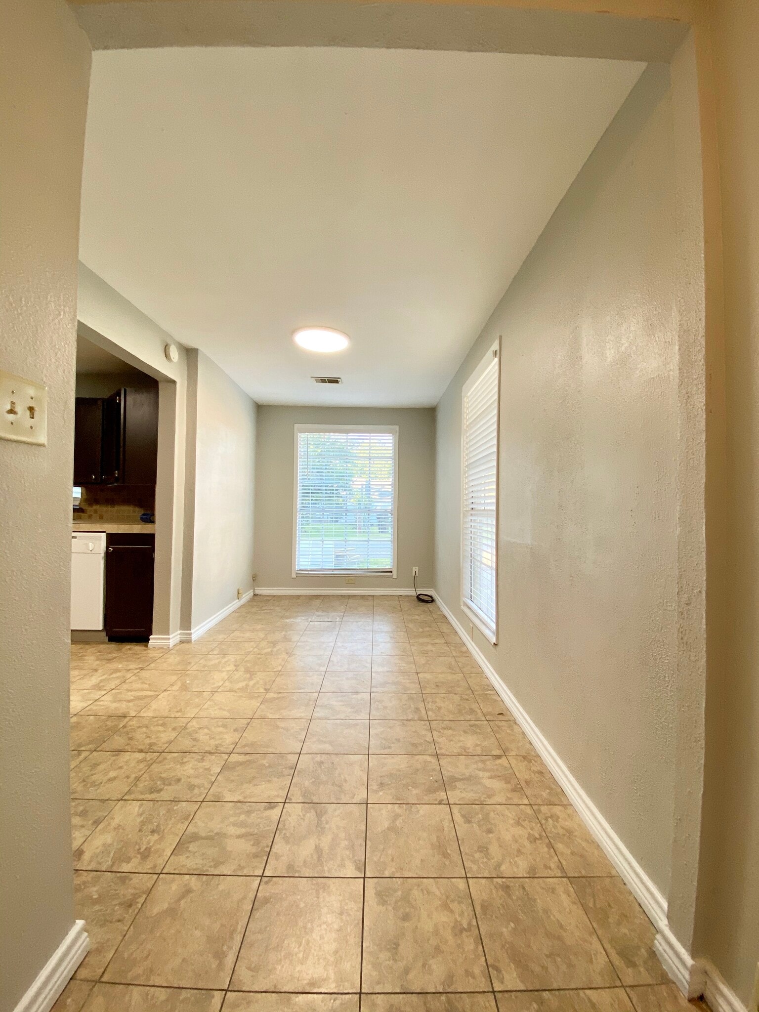 Building Photo - 2503 Ave G