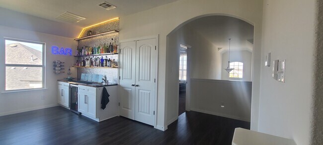 Building Photo - 5801 Antioch Cv