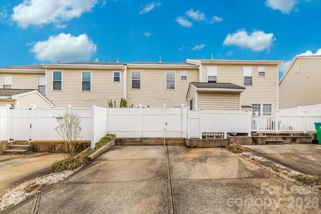 Building Photo - 4100 Christine Ln