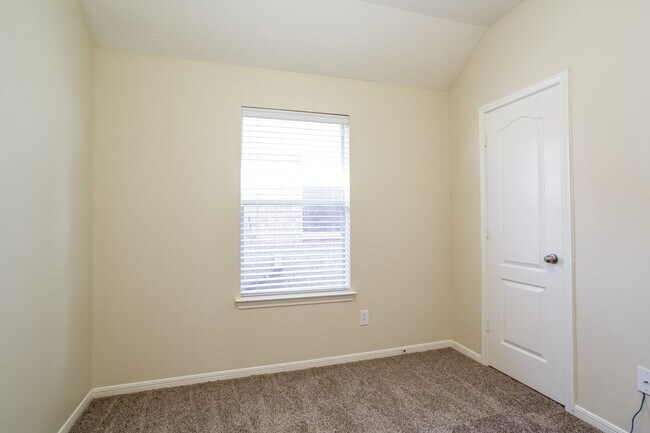 Building Photo - 30723 Ginger Trace Dr