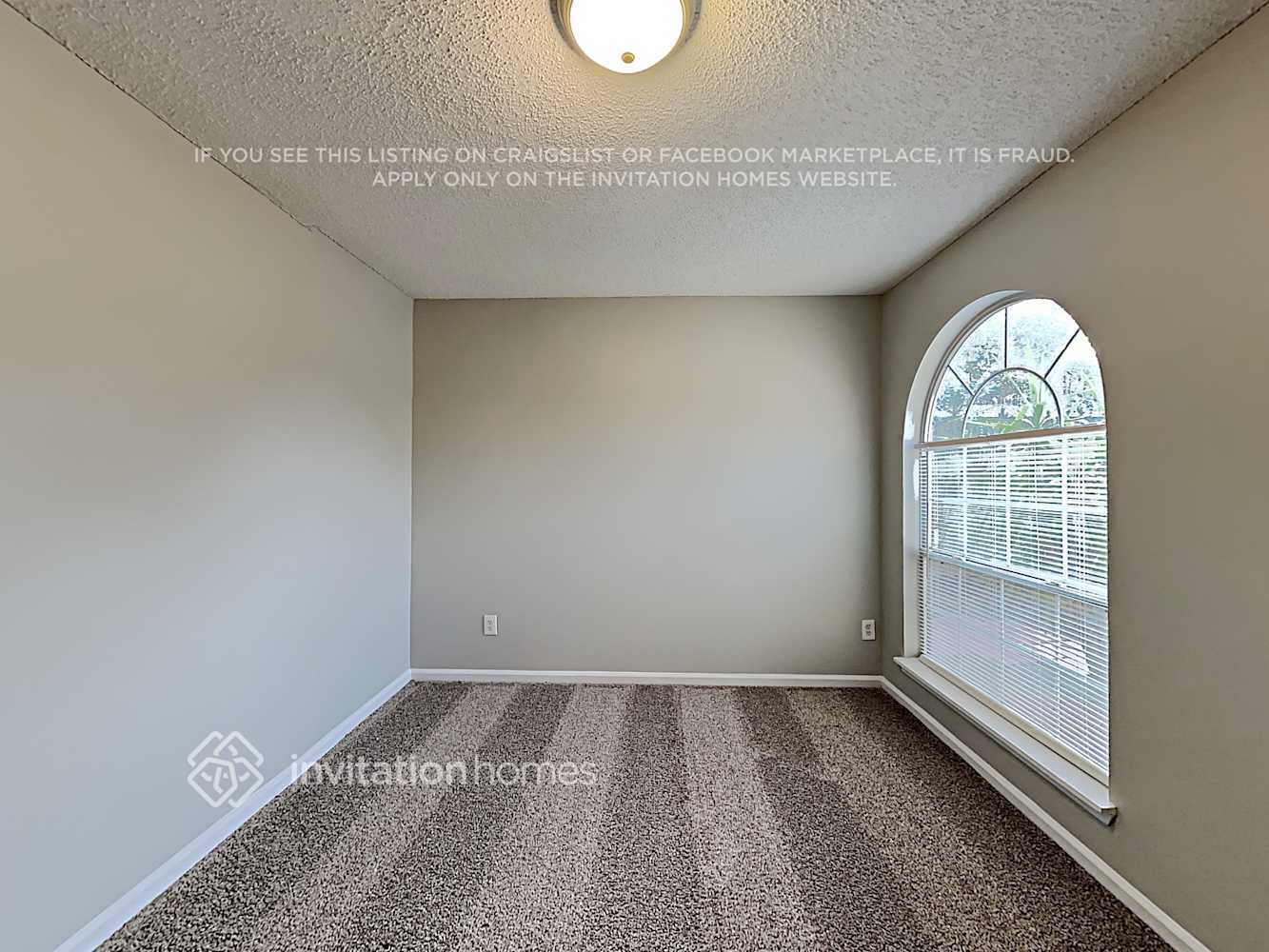 Building Photo - 2999 Mikris Dr E