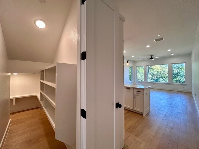 Building Photo - 4010 Clawson Rd