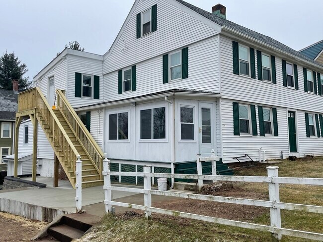 Building Photo - 176 S Main St