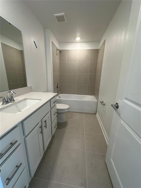 Building Photo - 5675 Portico Pl