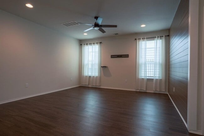 Building Photo - 10509 Abana Way