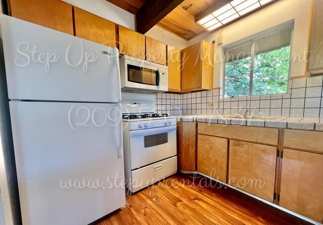 Building Photo - Cozy 3 Bed Mi Wuk Home Minutes from Lake &...