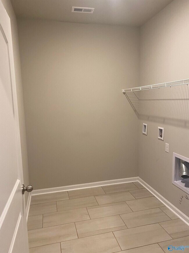 Building Photo - 14980 Westmeade Ln