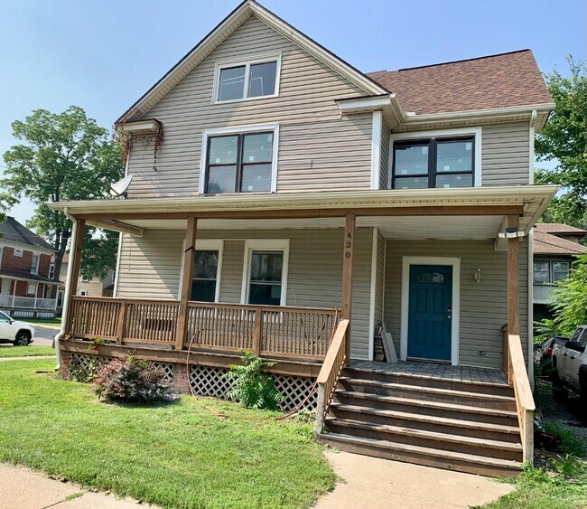 Building Photo - 420 Emmet St
