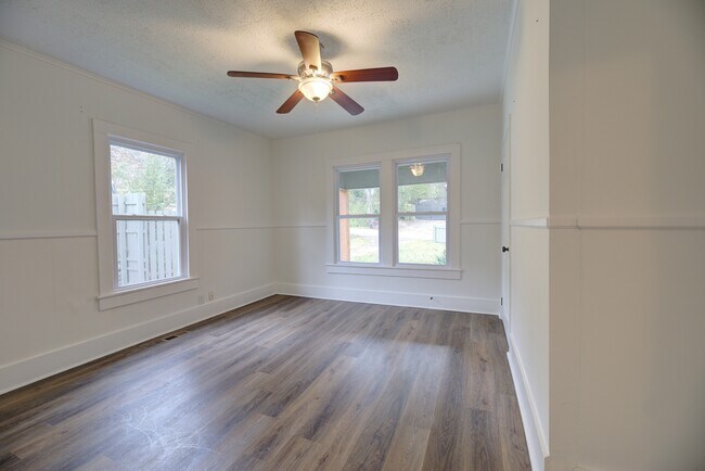 Building Photo - 65 Nason St