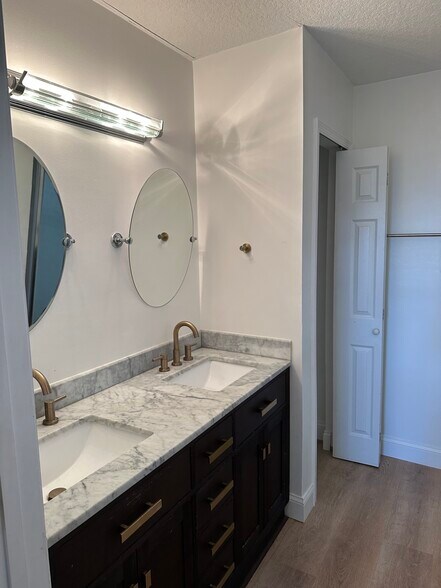 Building Photo - 495 Pyrus St