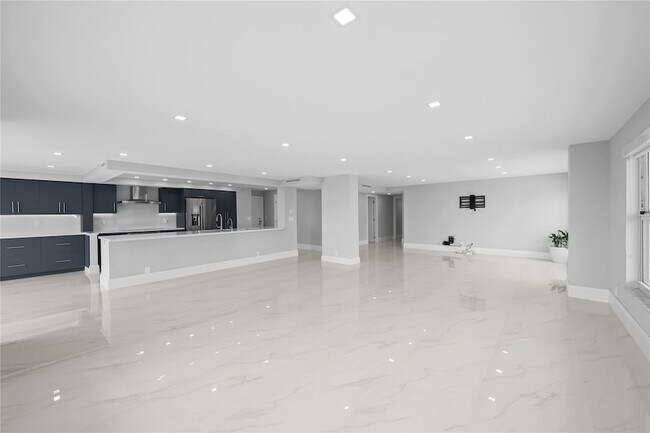 Building Photo - 3900 Galt Ocean Dr