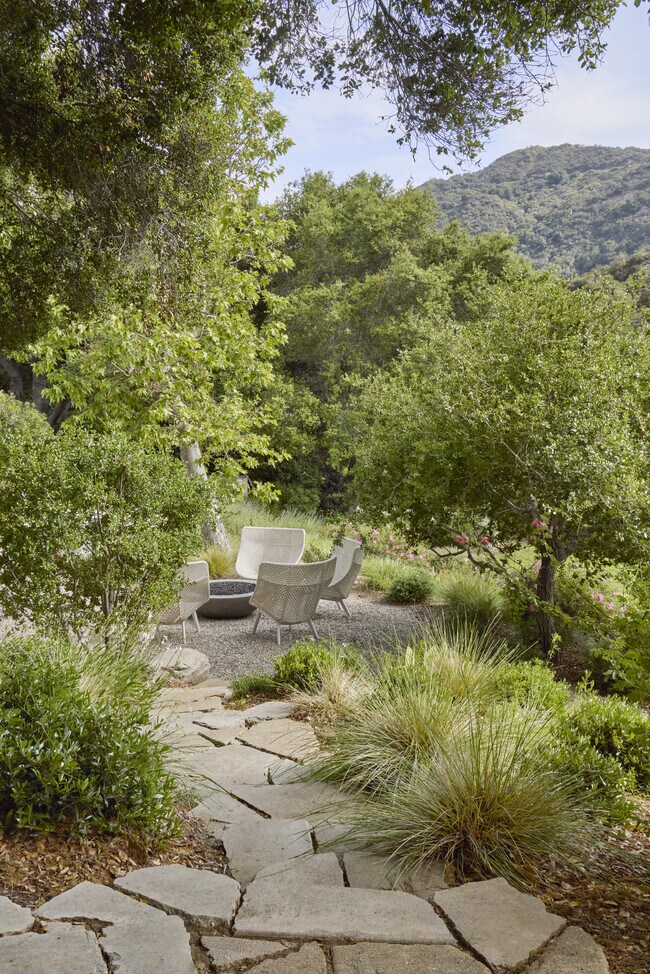 Building Photo - 901 Crater Camp Dr
