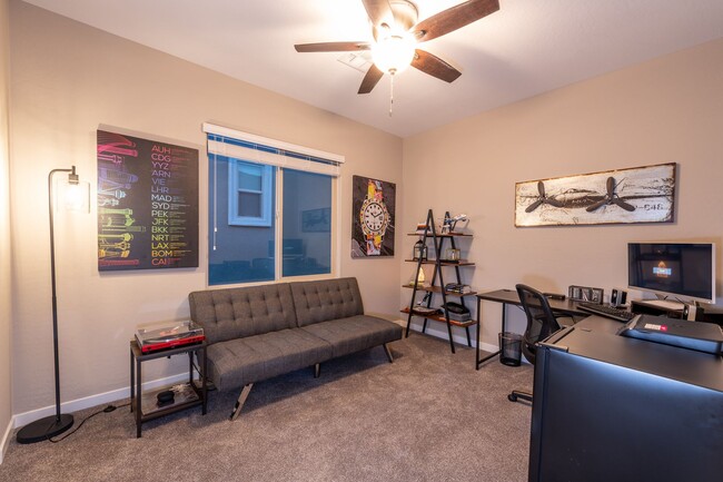 Building Photo - Furnished 3 bedroom house In Summerlin Gat...