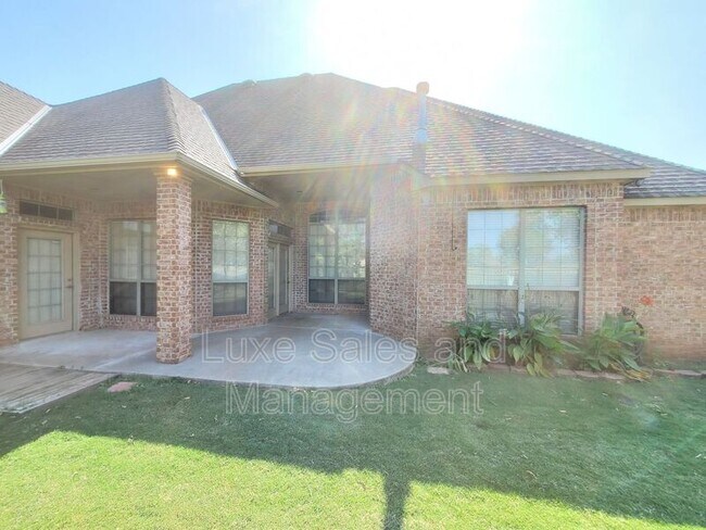 Building Photo - 3341 Heritage Green Cir