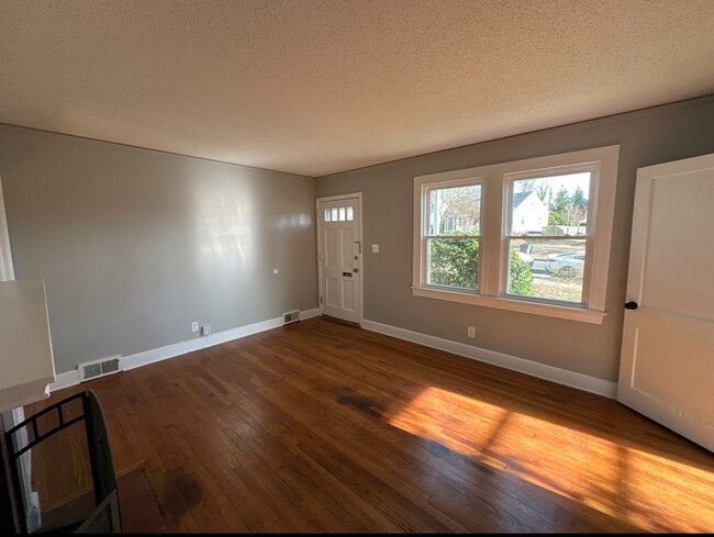 Building Photo - 3112 Peebles Dr