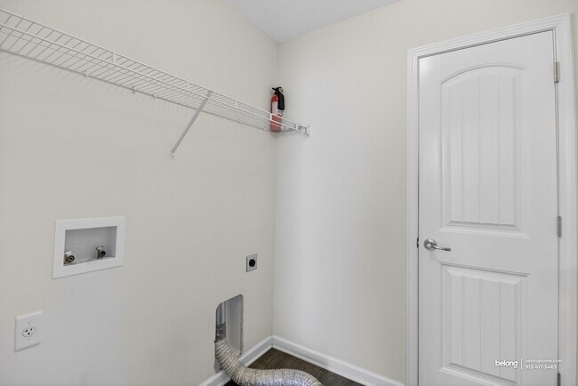 Building Photo - 98 Crystal Lake Dr