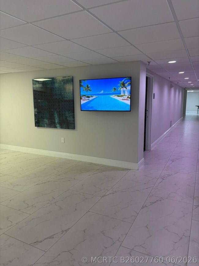 Building Photo - 3215 S Ocean Blvd
