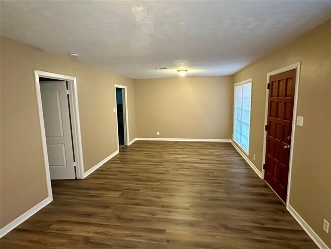 Building Photo - 3216 Edmonton Dr