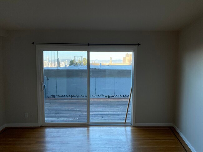 Building Photo - 646 Corbett Ave