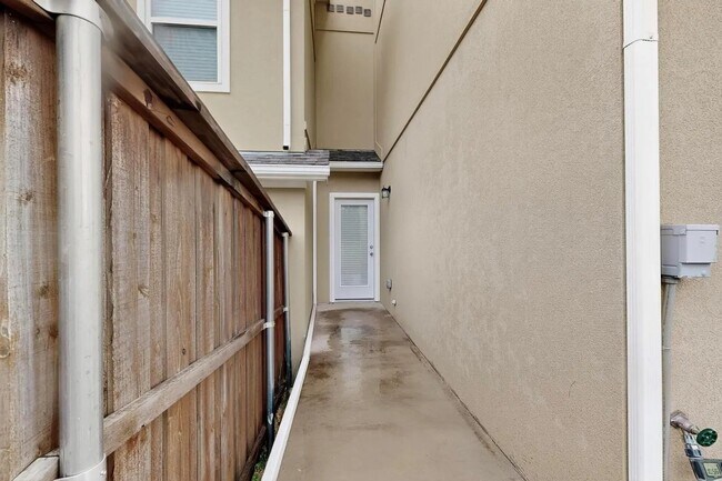 Building Photo - 4204 Nia Dr