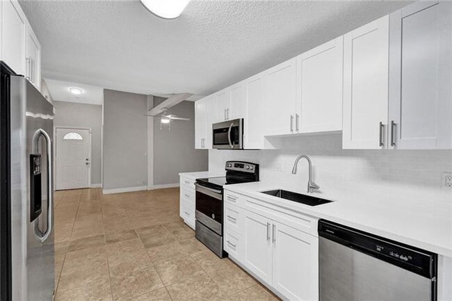 Building Photo - Beautiful Single Family Home