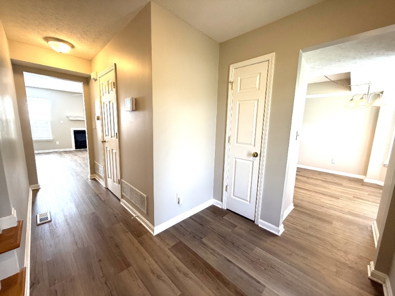 Building Photo - 12806 Lost Hill Walk