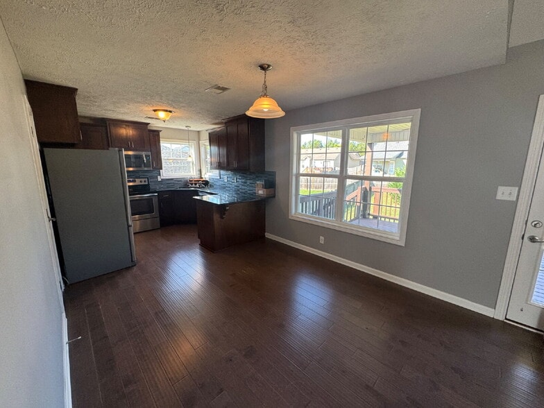 Building Photo - 1351 Freedom Dr
