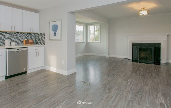 Building Photo - 4722 47th Ave SW