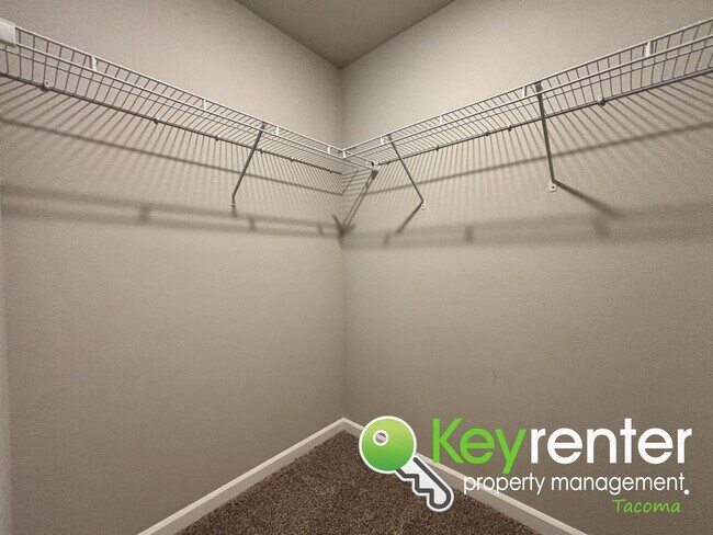 Building Photo - Beautiful 4 Bedroom 2.5 Bathroom Tacoma Home for Rent in Secluded Community!