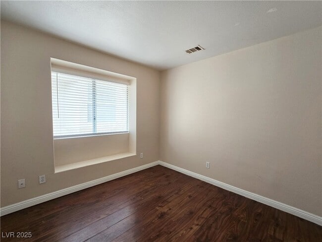 Building Photo - 1825 Lyell Canyon Ln