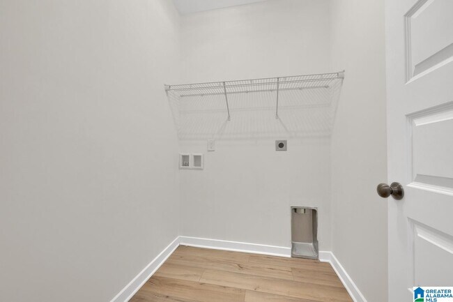 Building Photo - 615 Troubadour Ln