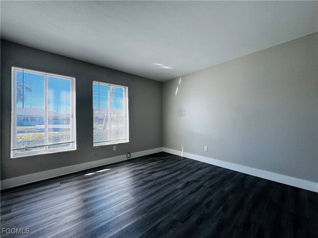 Building Photo - 4107 SE 18th Pl