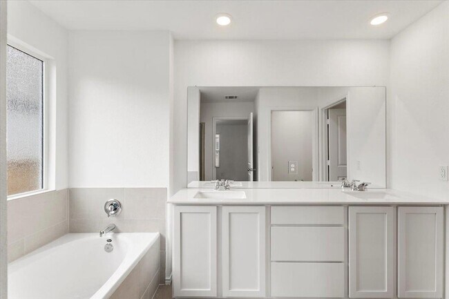 Building Photo - 316 Keefer