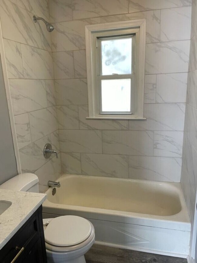 Building Photo - Updated two bedroom one bath duplex in Cap...