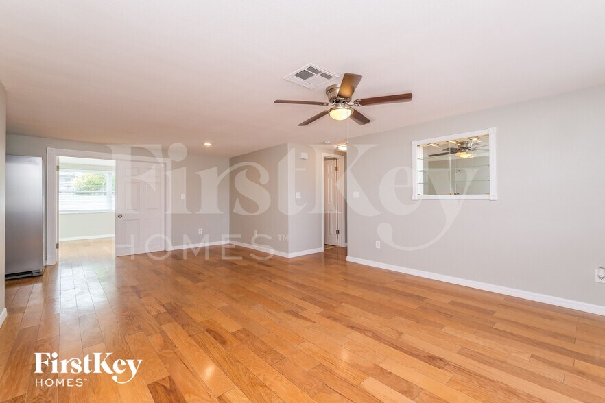 Building Photo - 9115 St Regis Ln