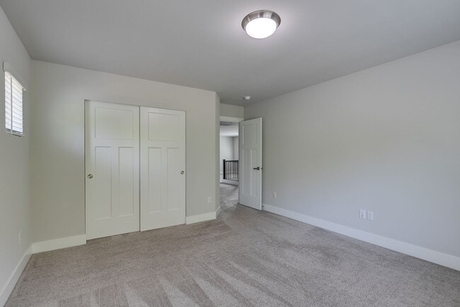 Building Photo - Seattle Hill Road Area Beautiful 5 Bedroom...