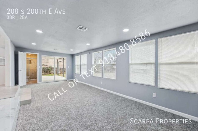 Building Photo - 208 S 200th E Ave