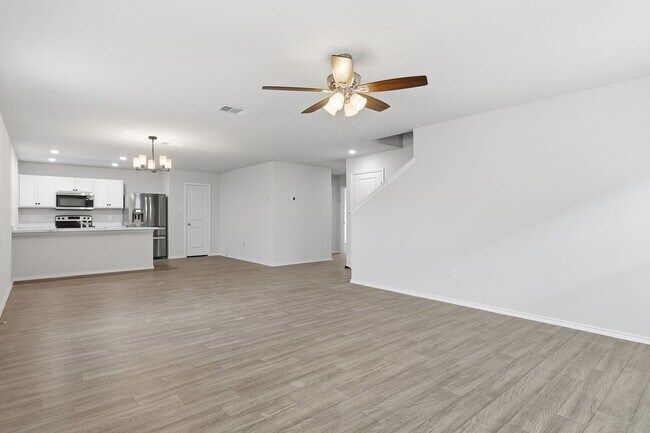 Building Photo - Contemporary in Cleburne!