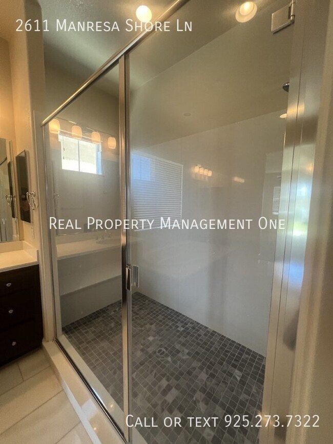 Building Photo - 2611 Manresa Shore Ln