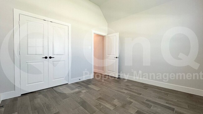 Building Photo - 6300 Mulberry Creek Ln