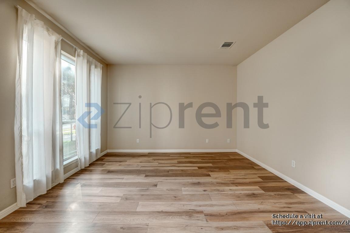 Building Photo - 706 Green Vista Ct