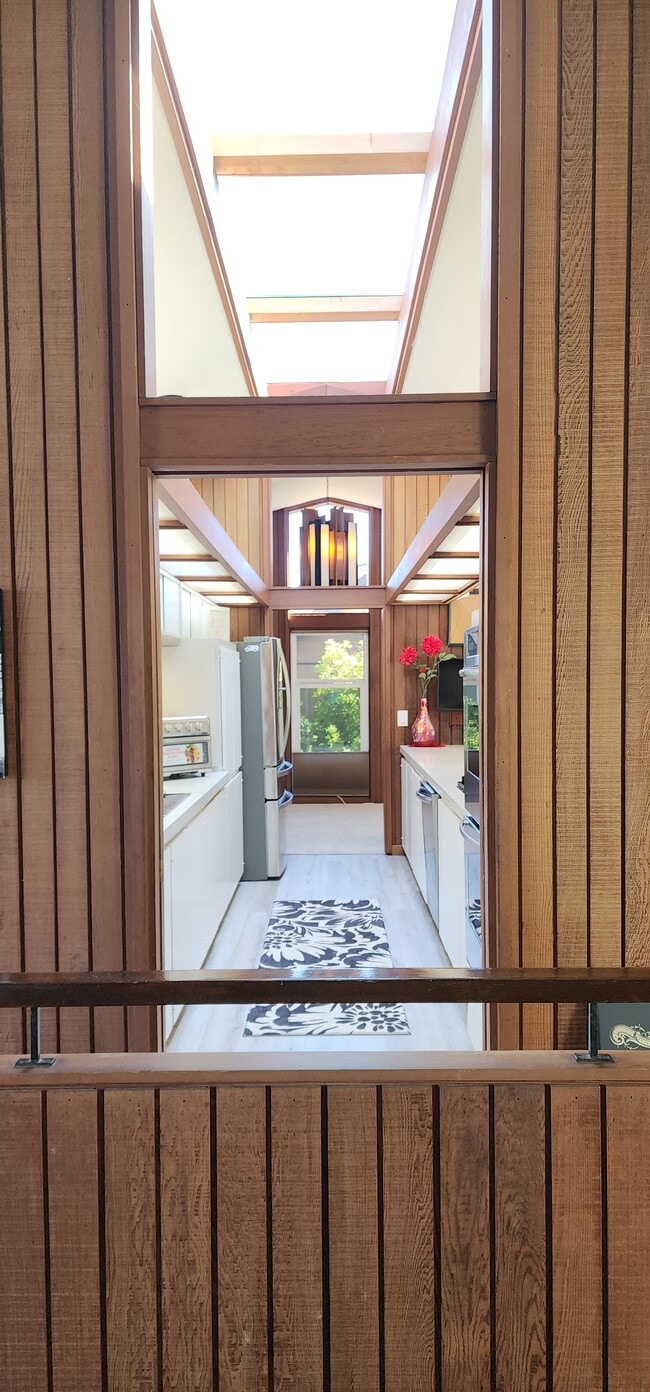 Building Photo - 100 Wimbledon Way