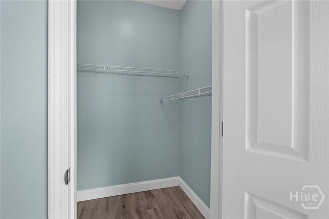 Building Photo - 2208 Walden Park Dr