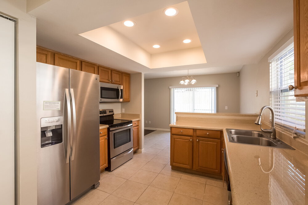 Building Photo - 318 Regal Park Dr