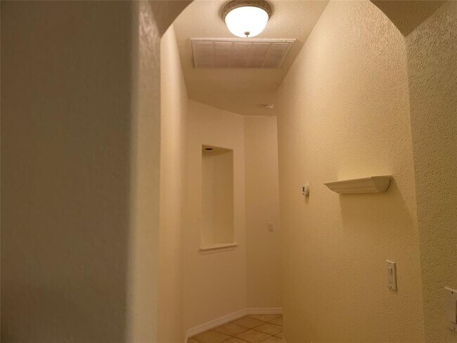 Building Photo - 120 Brazos Dr