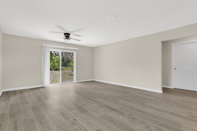 Building Photo - 2304 Fox Hollow Dr