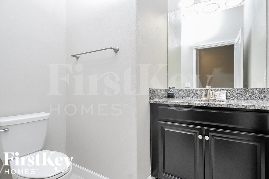 Building Photo - 9823 Ivory Dr