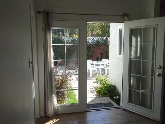 Primary Photo - 6445 W 87th St