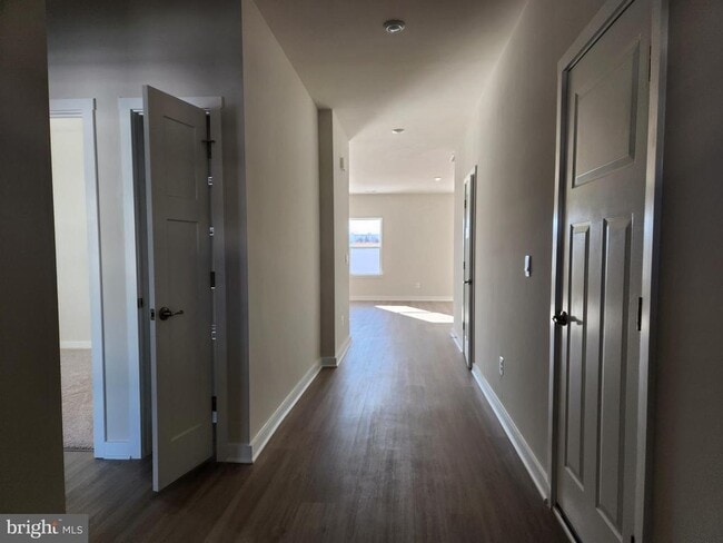 Building Photo - 327 Baker Dr